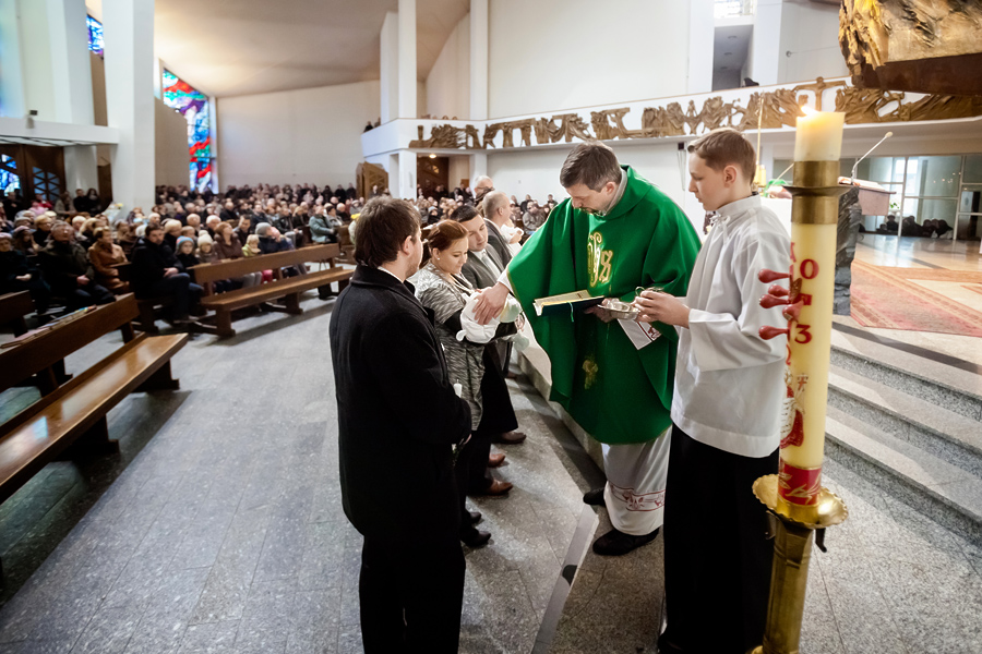 fotograf na chrzest czechowice; zdjecia z chrztu; fotograf bielsko; chrzest w kosciele podwyzszenia krzyza w pszczynie