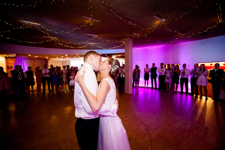 reportaż ślubny Magdy i Piotra fotografia ślubna śląsk; fotografia ślubna kraków; dwóch fotograf na ślub; zdjęcia ślubne; fotograf ślubny bielsko