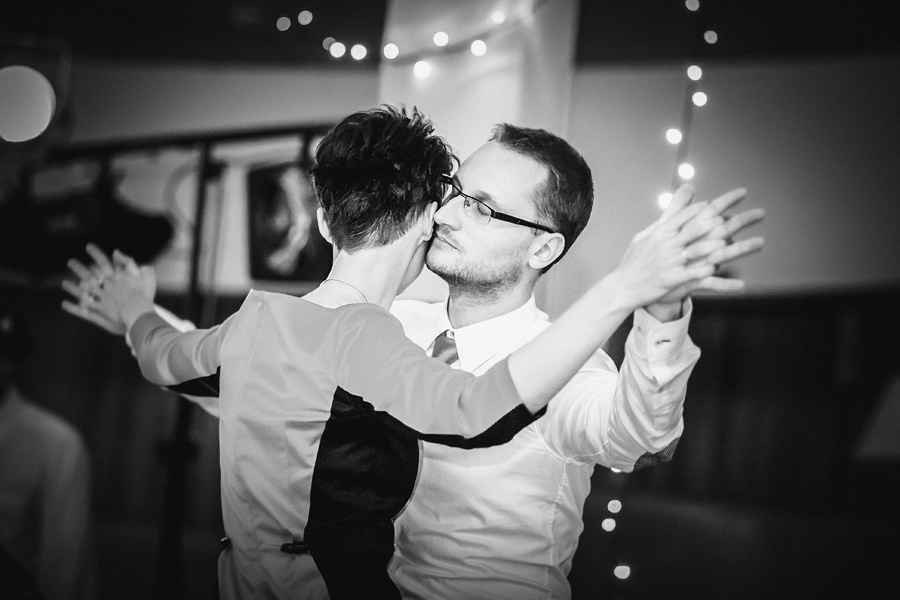 reportaż ślubny Magdy i Piotra fotografia ślubna śląsk; fotografia ślubna kraków; dwóch fotograf na ślub; zdjęcia ślubne; fotograf ślubny bielsko
