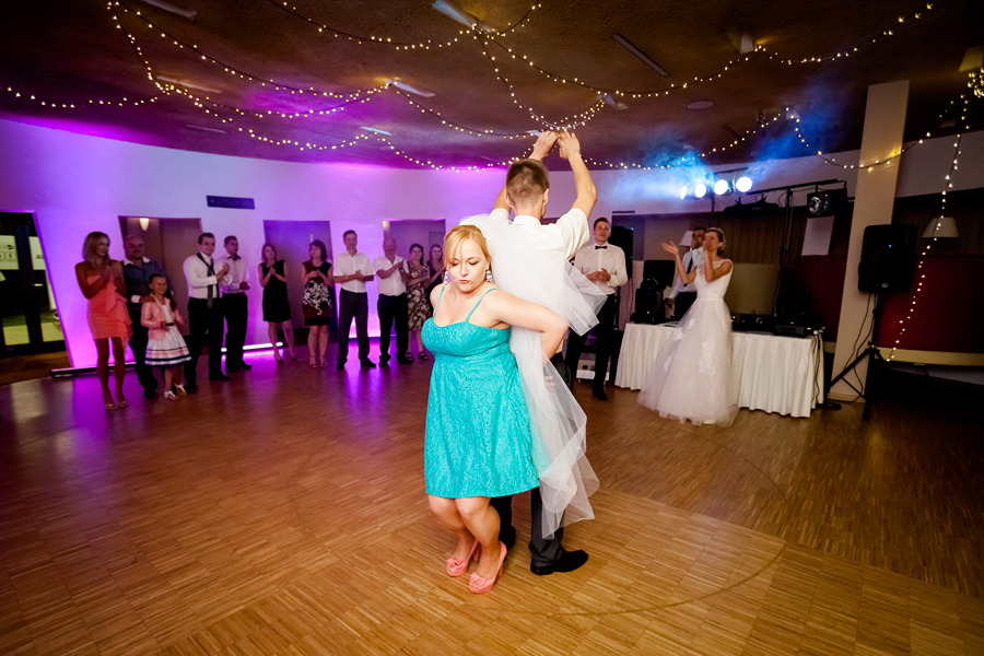 reportaż ślubny Magdy i Piotra fotografia ślubna śląsk; fotografia ślubna kraków; dwóch fotograf na ślub; zdjęcia ślubne; fotograf ślubny bielsko