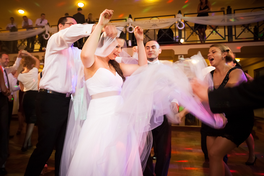 reportaż ślubny Kamili i Macieja fotografia ślubna śląsk; fotografia ślubna kraków; dwóch fotograf na ślub; zdjęcia ślubne; fotograf ślubny bielsko