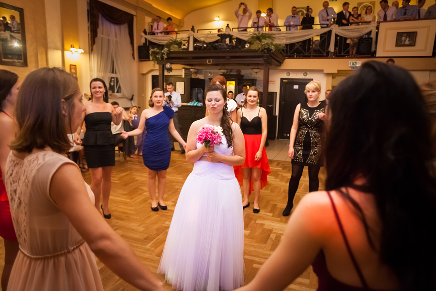 reportaż ślubny Kamili i Macieja fotografia ślubna śląsk; fotografia ślubna kraków; dwóch fotograf na ślub; zdjęcia ślubne; fotograf ślubny bielsko