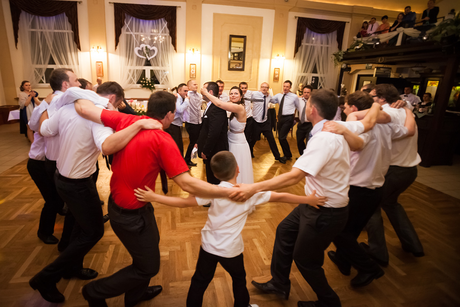 reportaż ślubny Kamili i Macieja fotografia ślubna śląsk; fotografia ślubna kraków; dwóch fotograf na ślub; zdjęcia ślubne; fotograf ślubny bielsko