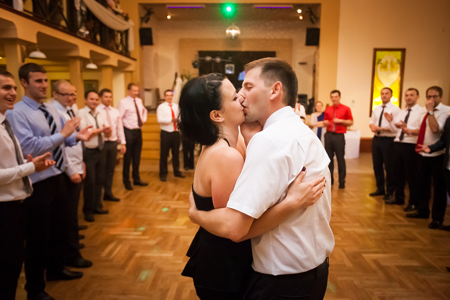 reportaż ślubny Kamili i Macieja fotografia ślubna śląsk; fotografia ślubna kraków; dwóch fotograf na ślub; zdjęcia ślubne; fotograf ślubny bielsko