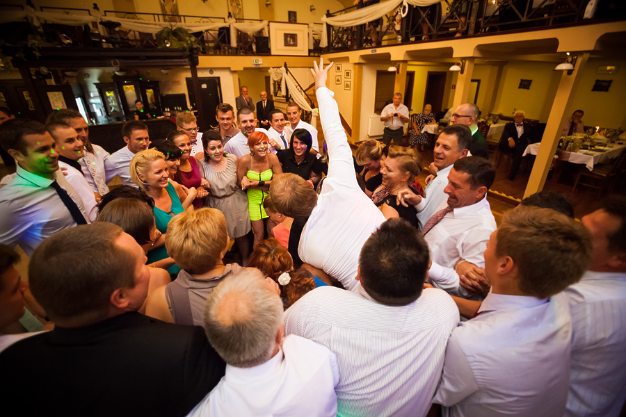 reportaż ślubny Jagody i Sebastiana fotografia ślubna śląsk; fotografia ślubna bielsko; dwóch fotograf na ślub; zdjęcia ślubne; fotograf ślubny bielsko