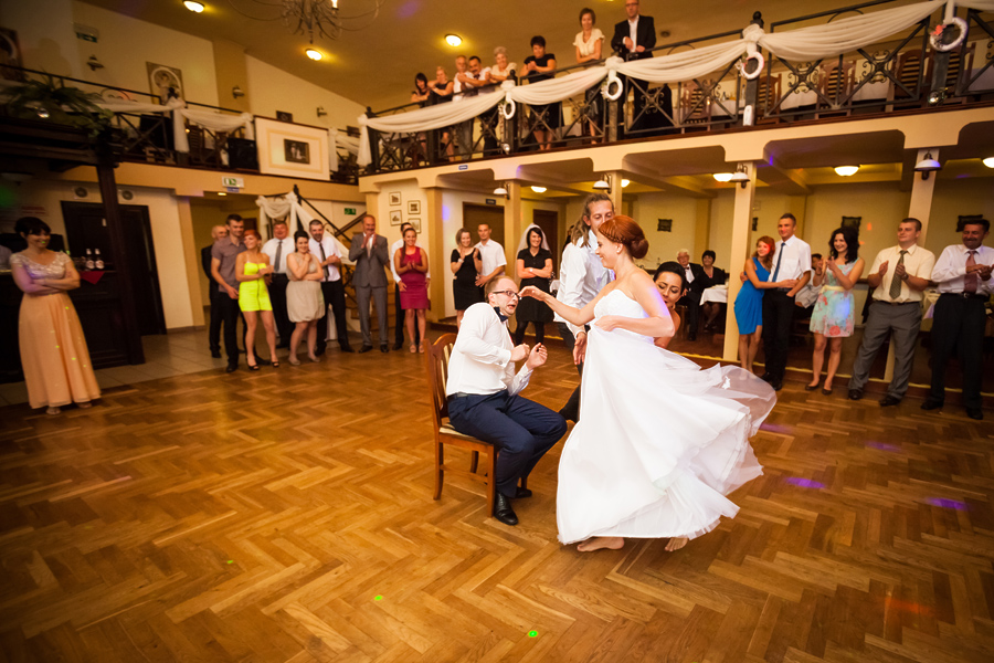 reportaż ślubny Jagody i Sebastiana fotografia ślubna śląsk; fotografia ślubna bielsko; dwóch fotograf na ślub; zdjęcia ślubne; fotograf ślubny bielsko