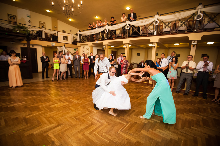 reportaż ślubny Jagody i Sebastiana fotografia ślubna śląsk; fotografia ślubna bielsko; dwóch fotograf na ślub; zdjęcia ślubne; fotograf ślubny bielsko