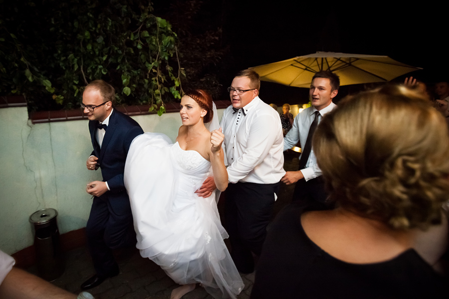 reportaż ślubny Jagody i Sebastiana fotografia ślubna śląsk; fotografia ślubna bielsko; dwóch fotograf na ślub; zdjęcia ślubne; fotograf ślubny bielsko