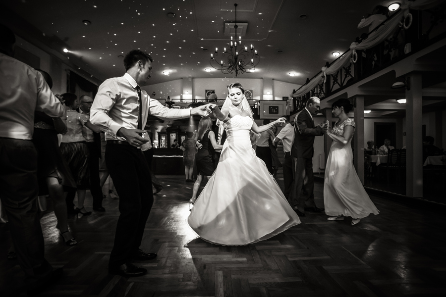 reportaż ślubny Jagody i Sebastiana fotografia ślubna śląsk; fotografia ślubna bielsko; dwóch fotograf na ślub; zdjęcia ślubne; fotograf ślubny bielsko