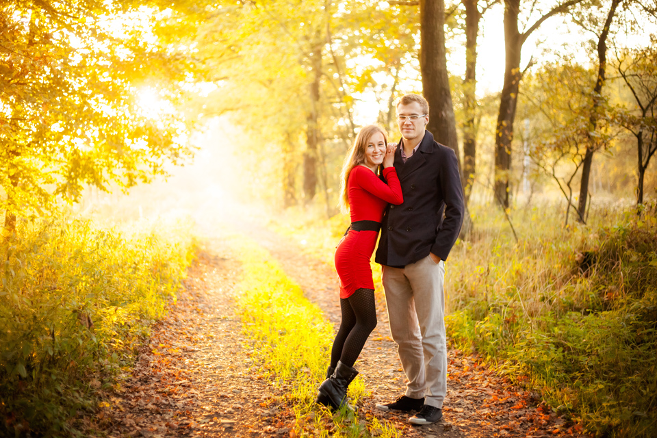 jesienna sesja w lesie fotografia ślubna śląsk; fotografia ślubna bielsko; zdjęcia ślubne; jesienna sesja; sesja w lesie