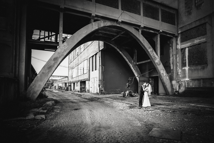 plener ślubny na kopalni; industrialna sesja slubna; zdjecia slubne w kopalni; fotografia ślubna śląsk; fotografia ślubna kraków; dwóch fotograf na ślub; zdjęcia ślubne; fotograf ślubny bielsko