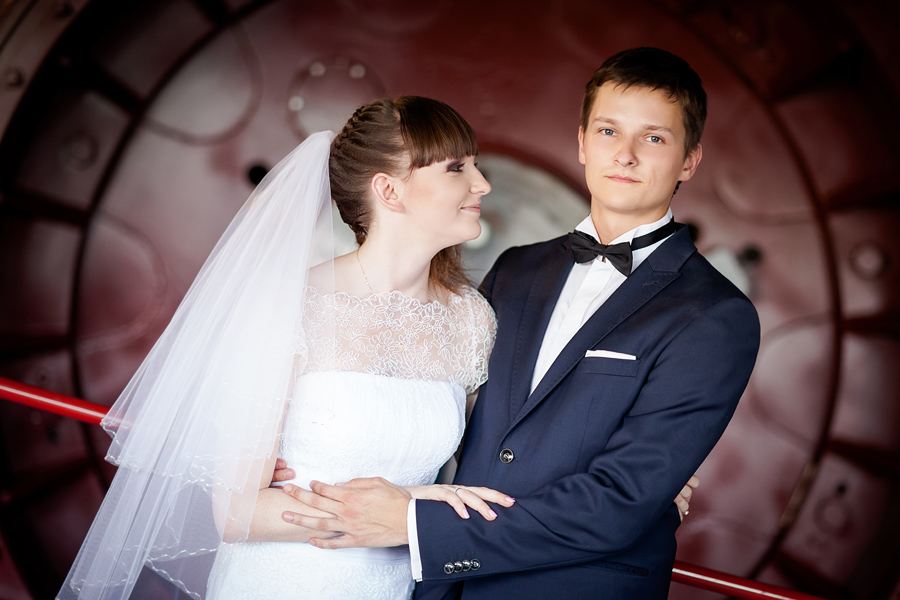oryginalny plener ślubny - fotograf slubny bielsko plener ślubny na kopalni; industrialna sesja slubna; zdjecia slubne w kopalni; fotografia ślubna śląsk; fotografia ślubna kraków; dwóch fotograf na ślub; zdjęcia ślubne; fotograf ślubny bielsko