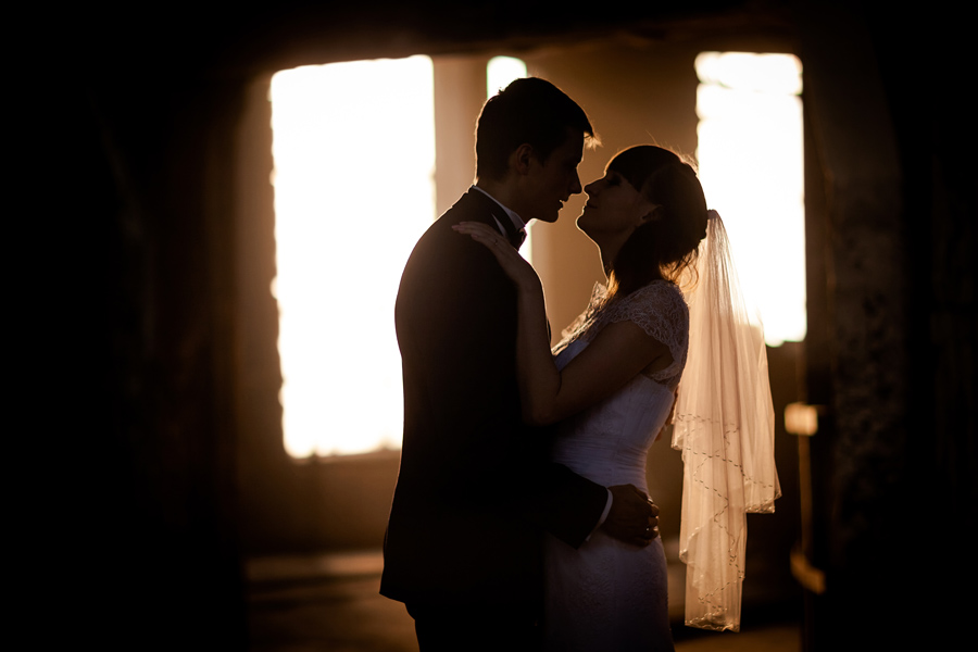 oryginalny plener ślubny - fotograf slubny bielsko plener ślubny na kopalni; industrialna sesja slubna; zdjecia slubne w kopalni; fotografia ślubna śląsk; fotografia ślubna kraków; dwóch fotograf na ślub; zdjęcia ślubne; fotograf ślubny bielsko