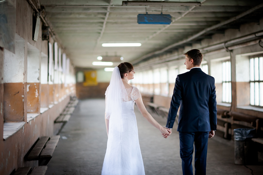 oryginalny plener ślubny - fotograf slubny bielsko plener ślubny na kopalni; industrialna sesja slubna; zdjecia slubne w kopalni; fotografia ślubna śląsk; fotografia ślubna kraków; dwóch fotograf na ślub; zdjęcia ślubne; fotograf ślubny bielsko