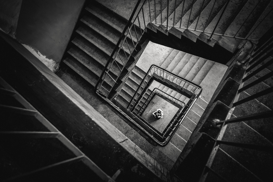 oryginalny plener ślubny - fotograf slubny bielsko plener ślubny na kopalni; industrialna sesja slubna; zdjecia slubne w kopalni; fotografia ślubna śląsk; fotografia ślubna kraków; dwóch fotograf na ślub; zdjęcia ślubne; fotograf ślubny bielsko