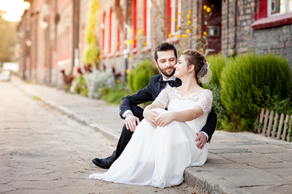 plener ślubny na nikiszowcu, sesja slubna nikiszowiec, industrialna sesja slubna, zdjecia slubne nikiszowiec, fotografia ślubna śląsk, fotografia ślubna kraków, dwóch fotograf na ślub, zdjęcia ślubne, fotograf ślubny bielsko
