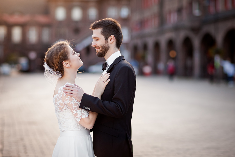 plener ślubny na nikiszowcu, sesja slubna nikiszowiec, industrialna sesja slubna, zdjecia slubne nikiszowiec, fotografia ślubna śląsk, fotografia ślubna kraków, dwóch fotograf na ślub, zdjęcia ślubne, fotograf ślubny bielsko