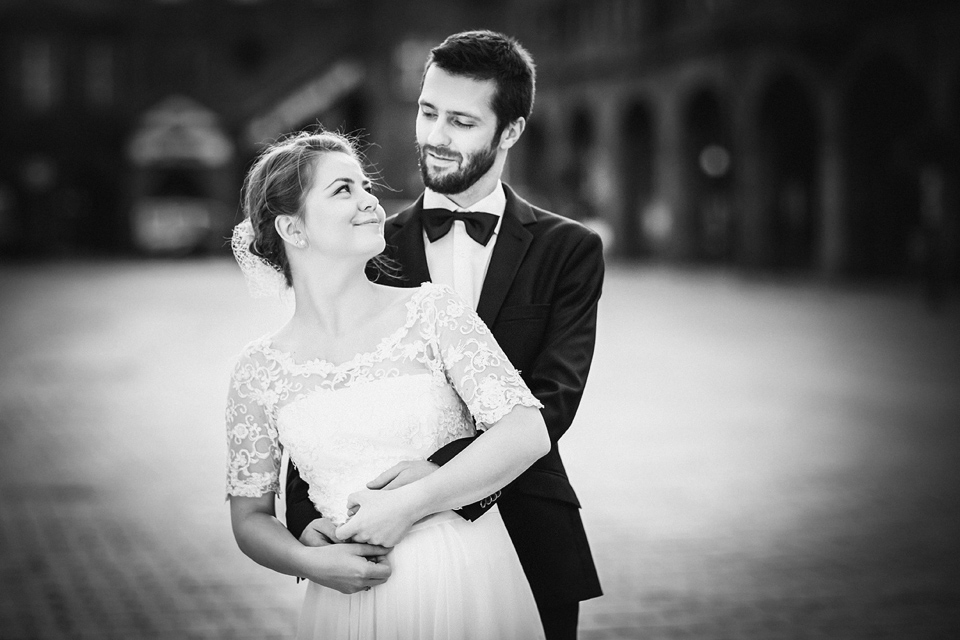 plener ślubny na nikiszowcu, sesja slubna nikiszowiec, industrialna sesja slubna, zdjecia slubne nikiszowiec, fotografia ślubna śląsk, fotografia ślubna kraków, dwóch fotograf na ślub, zdjęcia ślubne, fotograf ślubny bielsko