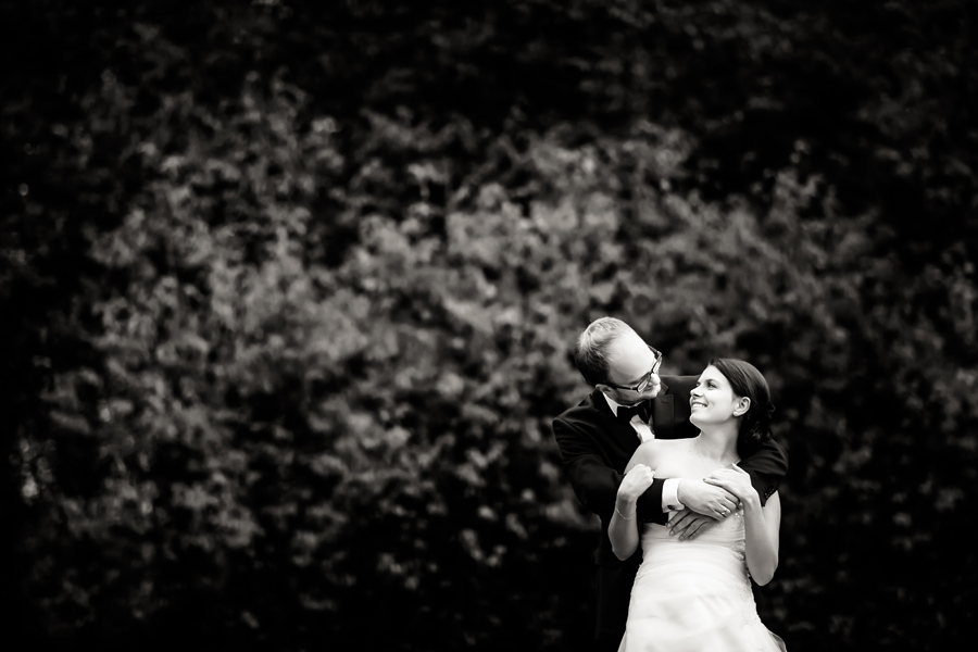 sesja slubna na polu golfowym fotografia ślubna śląsk; fotografia ślubna bielsko; dwóch fotografów na ślub; zdjęcia ślubne; jesienna sesja slubna