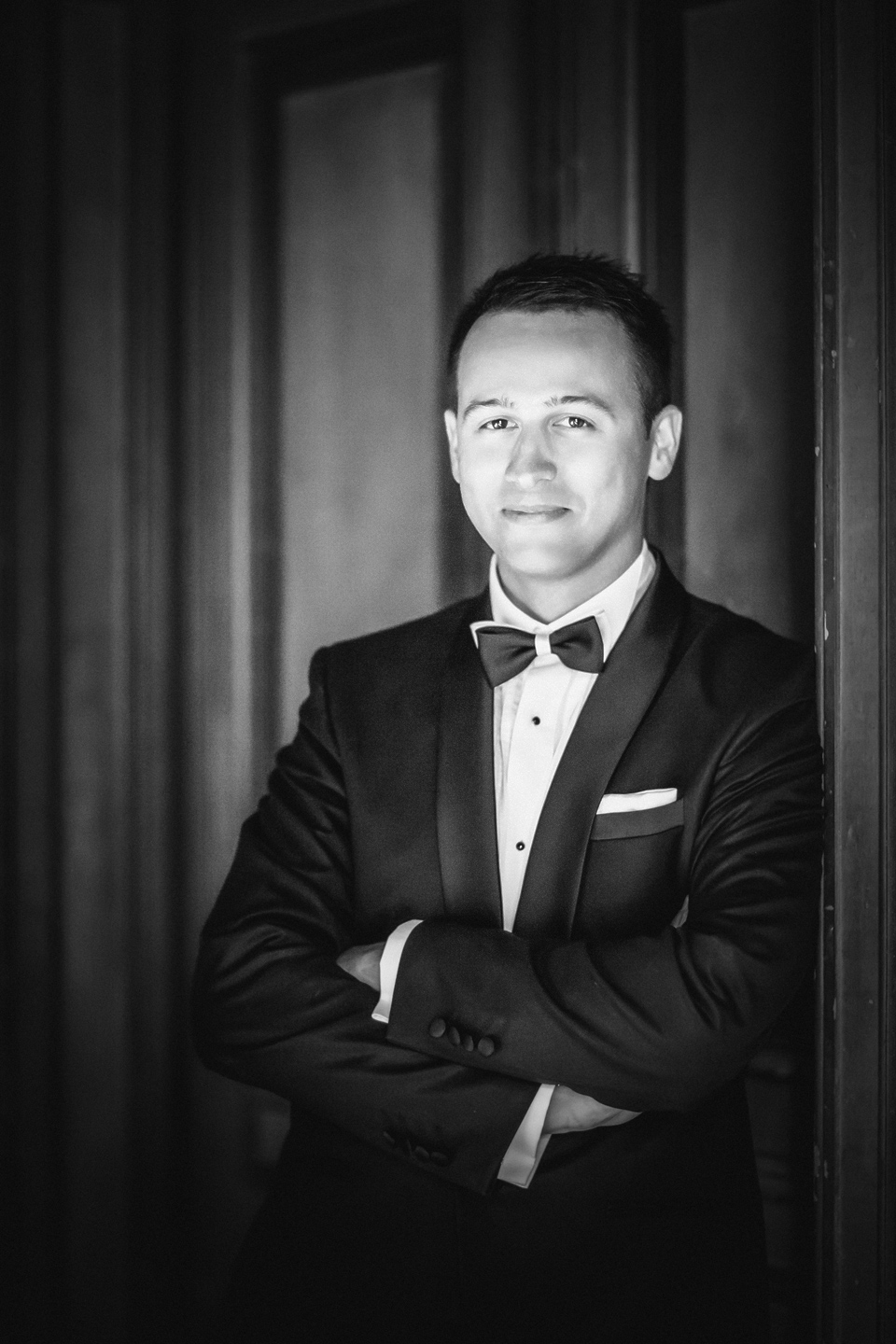 plener ślubny w palacu, sesja slubna w opuszczonym palacu, klimatyczna sesja slubna, zdjecia slubne w krowiarkach, plener slubny w krowiarkach, fotografia ślubna śląsk, fotografia ślubna kraków, dwóch fotograf na ślub, zdjęcia ślubne, fotograf ślubny bielsko