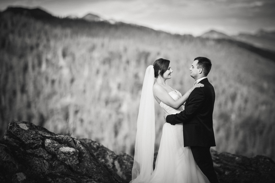 plener ślubny Angeliki i Adama w Tatrach plener ślubny w Tatrach; sesja slubna Nosal; sesja slubna Tatry; fotografia ślubna śląsk; fotografia ślubna kraków; dwóch fotograf na ślub; zdjęcia ślubne; fotograf ślubny bielsko