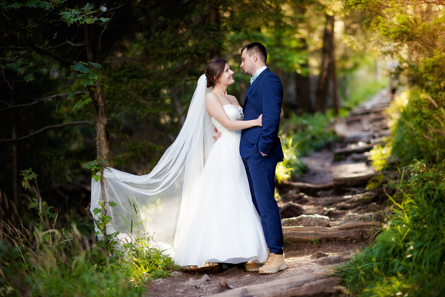 plener ślubny Angeliki i Adama w Tatrach plener ślubny w Tatrach; sesja slubna Nosal; sesja slubna Tatry; fotografia ślubna śląsk; fotografia ślubna kraków; dwóch fotograf na ślub; zdjęcia ślubne; fotograf ślubny bielsko