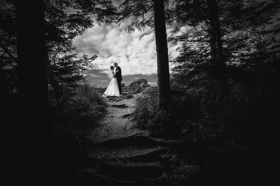 plener ślubny Angeliki i Adama w Tatrach plener ślubny w Tatrach; sesja slubna Nosal; sesja slubna Tatry; fotografia ślubna śląsk; fotografia ślubna kraków; dwóch fotograf na ślub; zdjęcia ślubne; fotograf ślubny bielsko