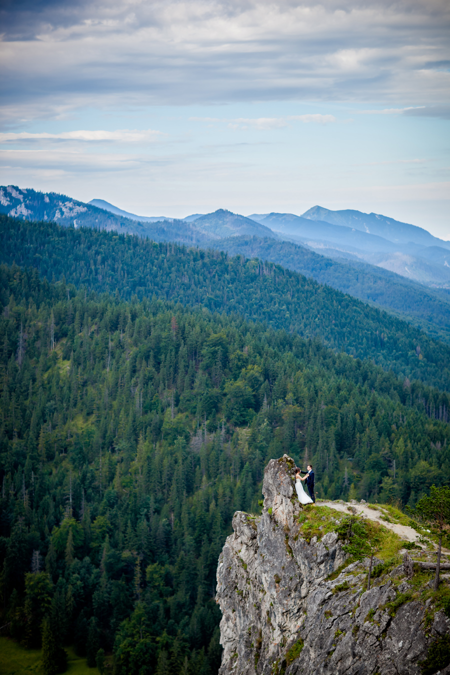 plener ślubny Angeliki i Adama w Tatrach plener ślubny w Tatrach; sesja slubna Nosal; sesja slubna Tatry; fotografia ślubna śląsk; fotografia ślubna kraków; dwóch fotograf na ślub; zdjęcia ślubne; fotograf ślubny bielsko