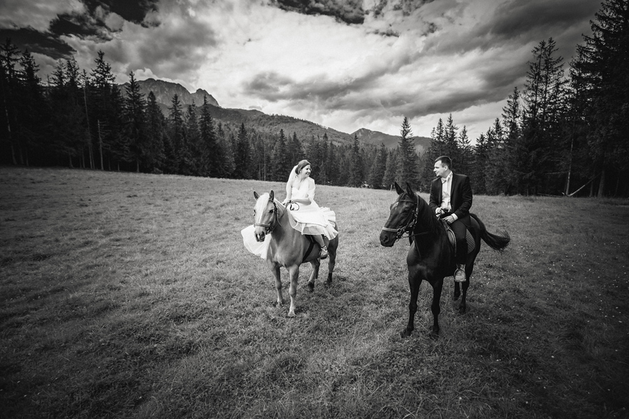 plener ślubny Angeliki i Adama w Tatrach plener ślubny w Tatrach; sesja slubna Nosal; sesja slubna Tatry; fotografia ślubna śląsk; fotografia ślubna kraków; dwóch fotograf na ślub; zdjęcia ślubne; fotograf ślubny bielsko