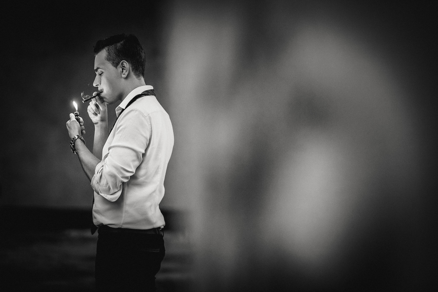 sesja narzeczenska Ani i Tomka sesje narzeczenskie bielsko; sesja zareczynowa slask; sesja james bond; sesja w stylu bonda; fotografia slubna slask; zdjecia slubne bielsko, sesja narzeczenska bond 007, zdjecia narzeczenskie, fotograf slubny bielsko