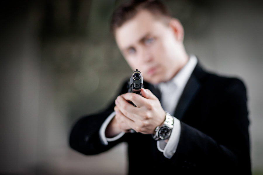 sesja narzeczenska Ani i Tomka sesje narzeczenskie bielsko; sesja zareczynowa slask; sesja james bond; sesja w stylu bonda; fotografia slubna slask; zdjecia slubne bielsko, sesja narzeczenska bond 007, zdjecia narzeczenskie, fotograf slubny bielsko