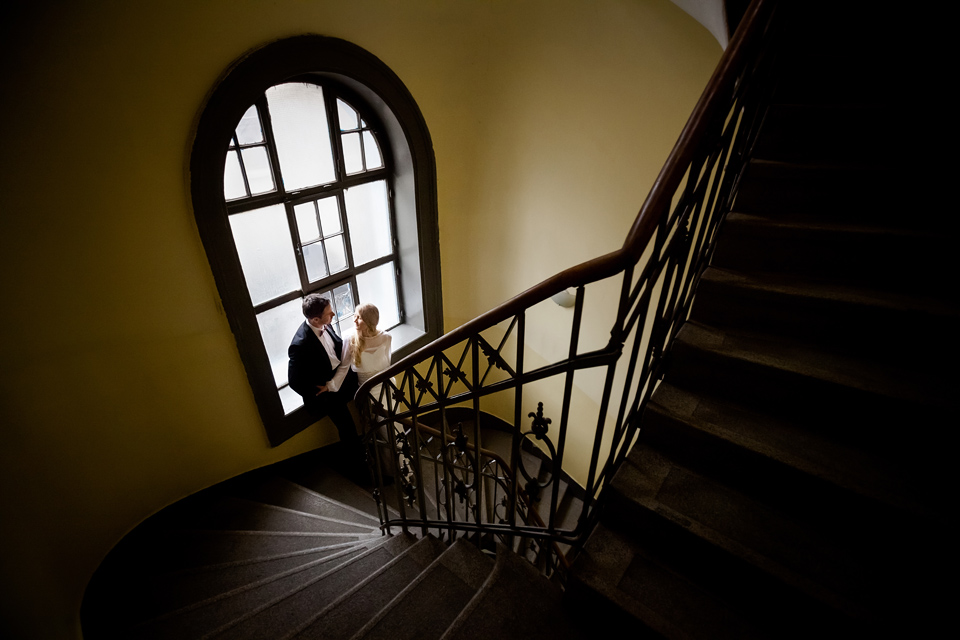 sesja slubna w bielsku, plener slubny w bielsku, sesja na wzgorzu bielskim, fotograf slubny bielsko, zdjecia slubne bielsko, fotografia slubna katowice, fotografia ślubna śląsk; fotografia ślubna bielsko; dwóch fotografów na ślub; zdjęcia ślubne; jesienna sesja slubna, sesja slubna w kawiarni, plener slubny w kawiarni