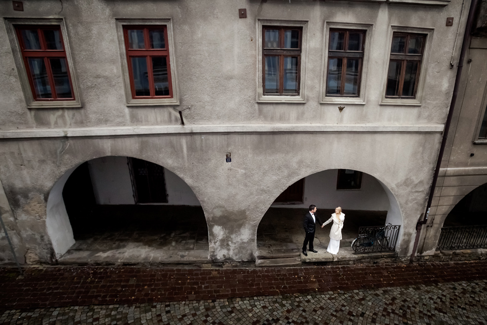 sesja slubna w bielsku, plener slubny w bielsku, sesja na wzgorzu bielskim, fotograf slubny bielsko, zdjecia slubne bielsko, fotografia slubna katowice, fotografia ślubna śląsk; fotografia ślubna bielsko; dwóch fotografów na ślub; zdjęcia ślubne; jesienna sesja slubna, sesja slubna w kawiarni, plener slubny w kawiarni