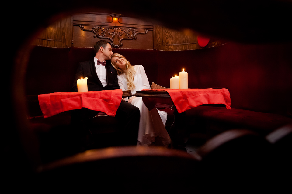 sesja slubna w bielsku, plener slubny w bielsku, sesja na wzgorzu bielskim, fotograf slubny bielsko, zdjecia slubne bielsko, fotografia slubna katowice, fotografia ślubna śląsk; fotografia ślubna bielsko; dwóch fotografów na ślub; zdjęcia ślubne; jesienna sesja slubna, sesja slubna w kawiarni, plener slubny w kawiarni