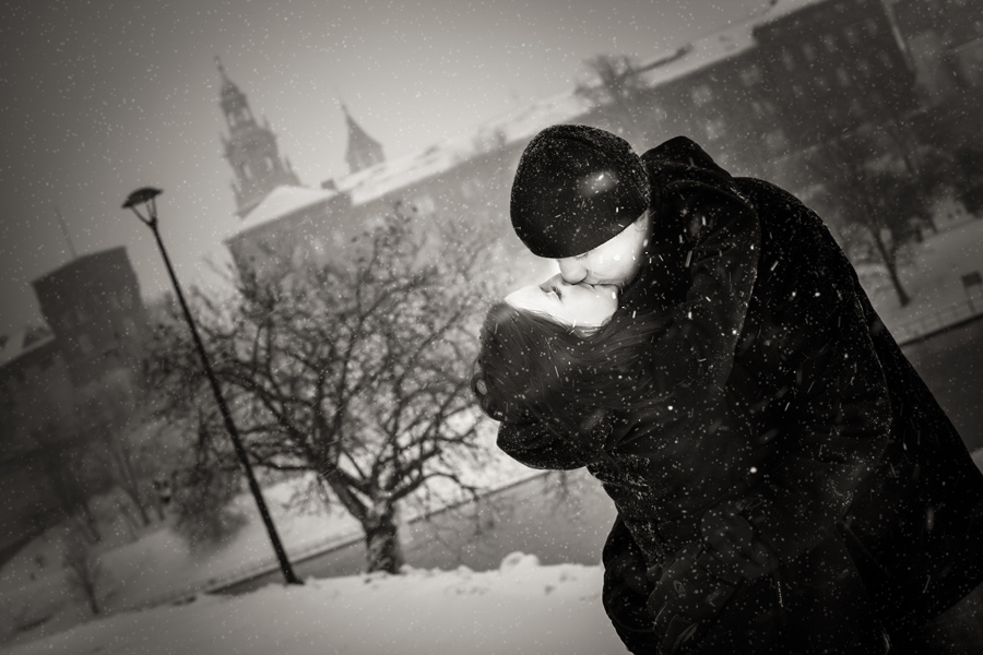 fotografia slubna slask; zdjecia slubne krakow, sesja narzeczenska krakow, zdjecia narzeczenskie zima, fotograf slubny bielsko