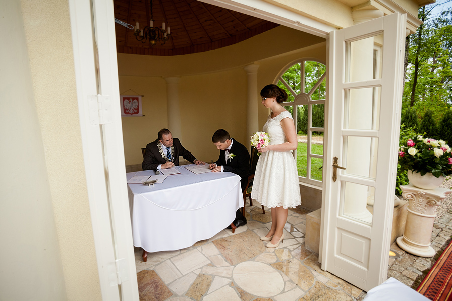 Plenerowy slub Asi i Tomka slub w plenerze; fotografia ślubna małopolska; fotografia ślubna krakow; dwóch fotograf na ślub; zdjęcia ślubne; fotograf ślubny bielsko