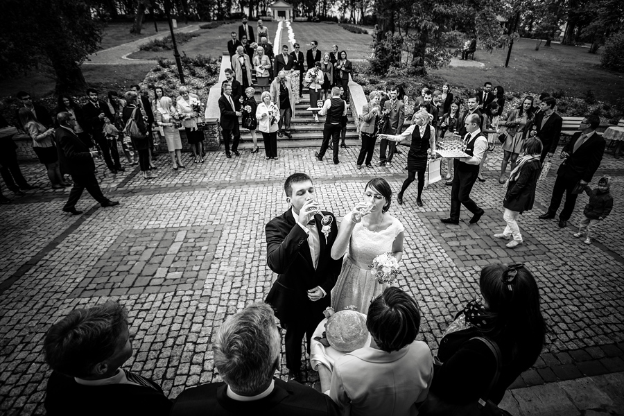 Plenerowy slub Asi i Tomka slub w plenerze; fotografia ślubna małopolska; fotografia ślubna krakow; dwóch fotograf na ślub; zdjęcia ślubne; fotograf ślubny bielsko