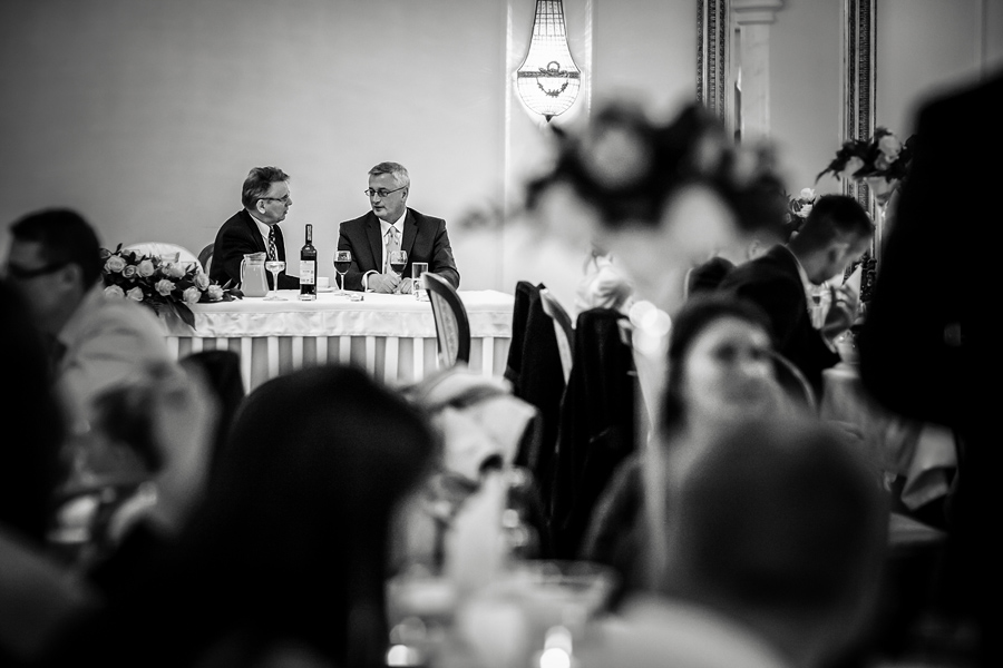 Plenerowy slub Asi i Tomka slub w plenerze; fotografia ślubna małopolska; fotografia ślubna krakow; dwóch fotograf na ślub; zdjęcia ślubne; fotograf ślubny bielsko