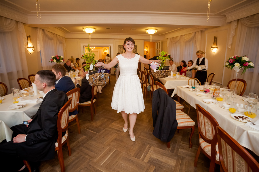 Plenerowy slub Asi i Tomka slub w plenerze; fotografia ślubna małopolska; fotografia ślubna krakow; dwóch fotograf na ślub; zdjęcia ślubne; fotograf ślubny bielsko