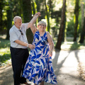 Piekna Romantyczna sesja Seniorów w plenerze - sesja w Goczałkowicach
www.magiaobrazu.com