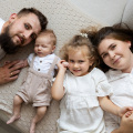 Piekna lifestylowa noworodkowa rodzinna sesja z rodzicami i Maluszkiem. Naturalne sesje noworodkowe w domu Pszczyna
www.magiaobrazu.com