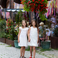 Piekna rodzinna sesja w miejskim klimacie. Sesja przyjaciółek na Nikiszowcu.
www.magiaobrazu.com