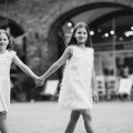 Piekna rodzinna sesja w miejskim klimacie. Sesja przyjaciółek na Nikiszowcu.
www.magiaobrazu.com