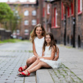 Piekna rodzinna sesja w miejskim klimacie. Sesja przyjaciółek na Nikiszowcu.
www.magiaobrazu.com