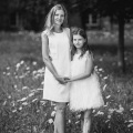 Piekna rodzinna sesja w miejskim klimacie. Sesja przyjaciółek na Nikiszowcu.
www.magiaobrazu.com