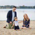 Piekna letnia dziecieca sesja na plaży, zdjecia rodzinne w plenerze
www.magiaobrazu.com