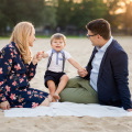 Piekna letnia dziecieca sesja na plaży, zdjecia rodzinne w plenerze
www.magiaobrazu.com