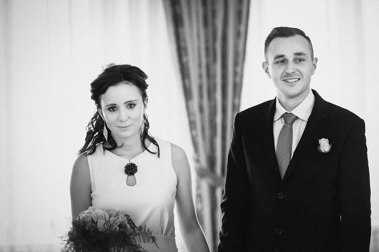 zimowy slub, zimowa sesja slubna, plener slubny w zimie, fotografia slubna, zdjecia slubne bielsko, fotograf slubny bielsko, www.magiaobrazu.com, zdjecia slubne bielsko, fotografia slubna slask, zdjecia slubne zywiec, fotograf cieszyn, dwoch fotografow na slub, zdjecia slubne slask, slub w USC w czechowicach, urzad stanu cywilnego czechowice,