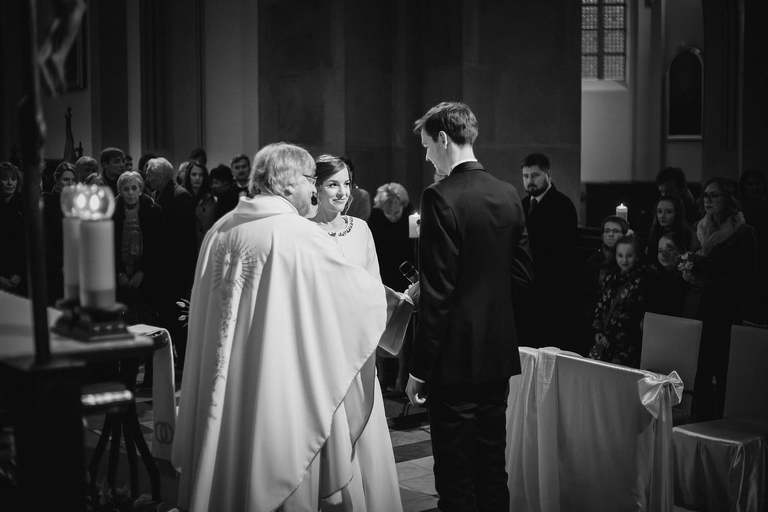 fotografia slubna, fotografia slubna krakow, zdjecia slubne krakow, fotograf slubny krakow, fotograf na wesele krakow, slub w kosciele na podgorzu, slub w kosciele sw jozefa krakow, wesele w hiltonie w krakowie, wesele w hotelu hilton garden inn krakow, zdjecia slubne bielsko, fotograf slubny bielsko, www.magiaobrazu.com, zdjecia slubne bielsko, fotografia slubna slask, fotograf cieszyn, zdjecia slubne cieszyn