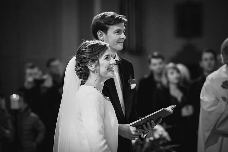 fotografia slubna, fotografia slubna krakow, zdjecia slubne krakow, fotograf slubny krakow, fotograf na wesele krakow, slub w kosciele na podgorzu, slub w kosciele sw jozefa krakow, wesele w hiltonie w krakowie, wesele w hotelu hilton garden inn krakow, zdjecia slubne bielsko, fotograf slubny bielsko, www.magiaobrazu.com, zdjecia slubne bielsko, fotografia slubna slask, fotograf cieszyn, zdjecia slubne cieszyn